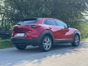 Mazda CX-30 2025: la gallery del crossover con il nuovo 2.5 ibrido 7