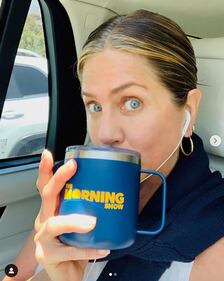 Jennifer Aniston vota alle primarie, foto 10