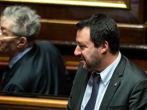 Bossi torna a ruggire contro Salvini: Settentrione barattato con i voti del Sud