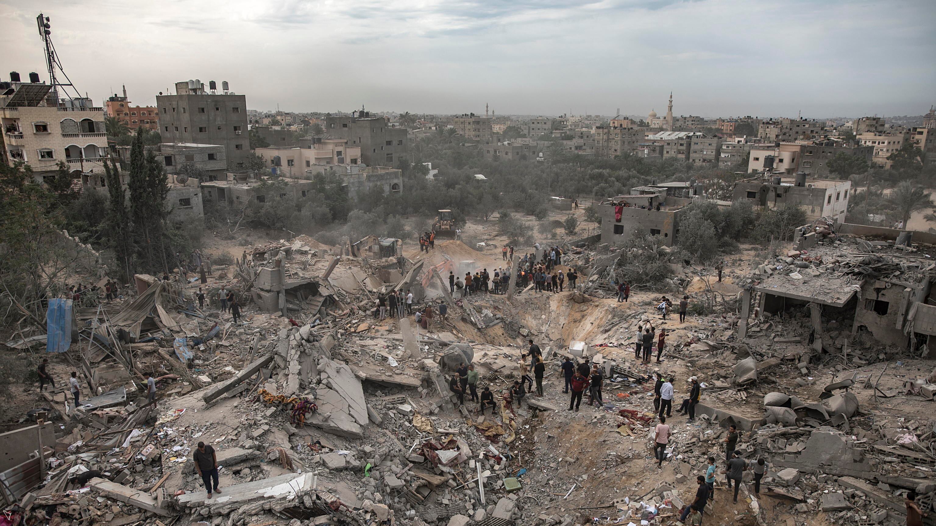 Ospedali nel dramma. "Pronti a evacuare dai corridoi umanitari". Israele accusa Hamas: "Carburante rifiutato"