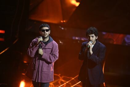 Sanremo 2024: ecco il look della quarta serata del Festival di Gazzelle 1