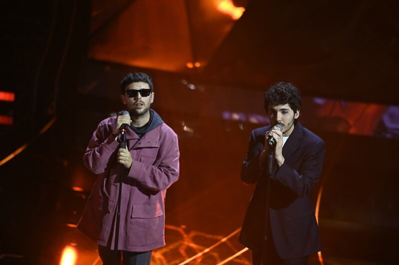 Sanremo 2024: ecco il look della quarta serata del Festival di Gazzelle 1