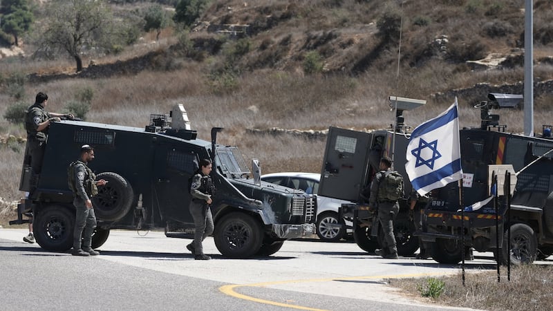 Cisgiordania, assaltata l’auto di una candidata della destra israeliana: pietre contro il convoglio elettorale
