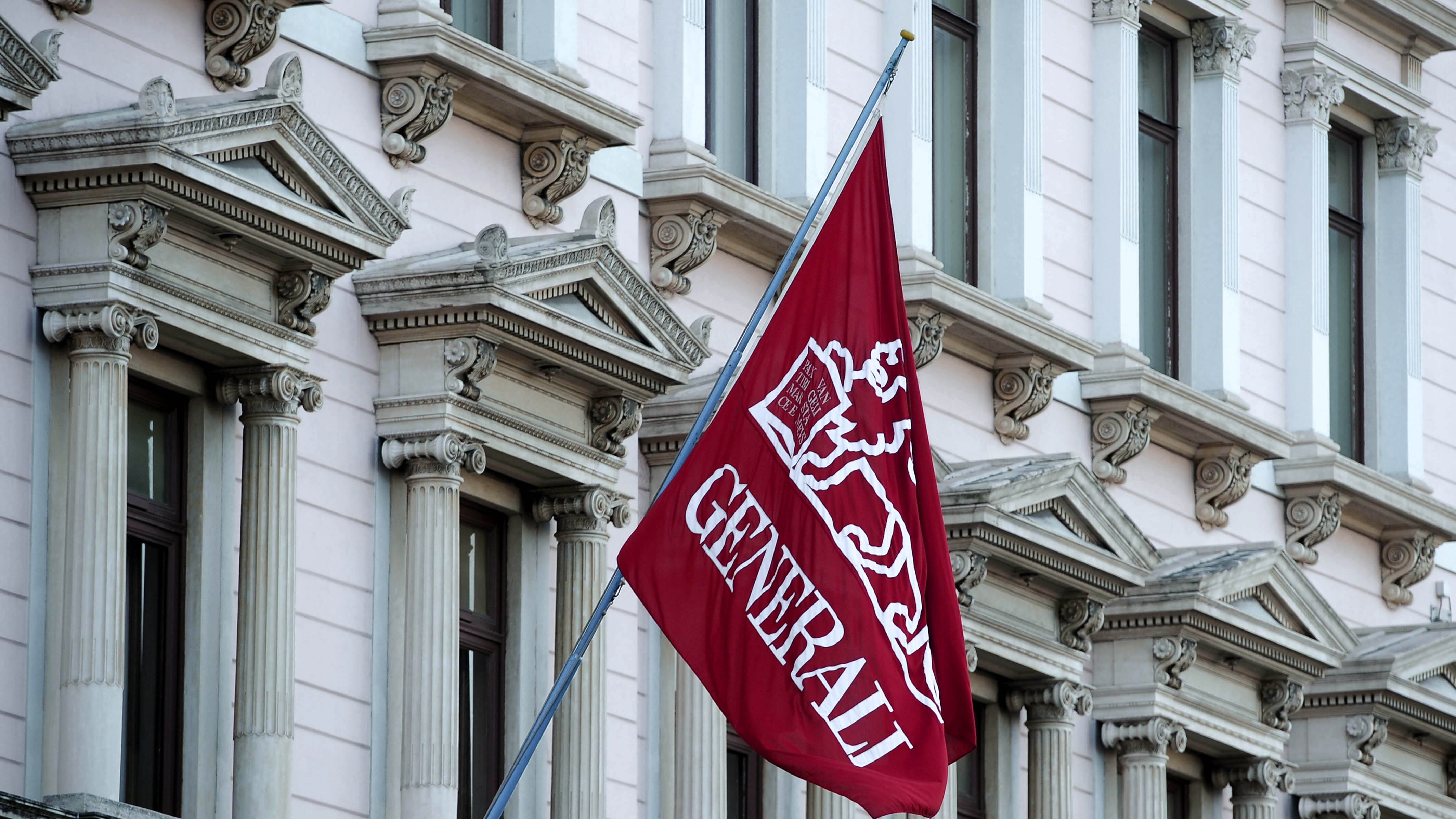 Generali, pieno di utili con l'aiuto delle cessioni