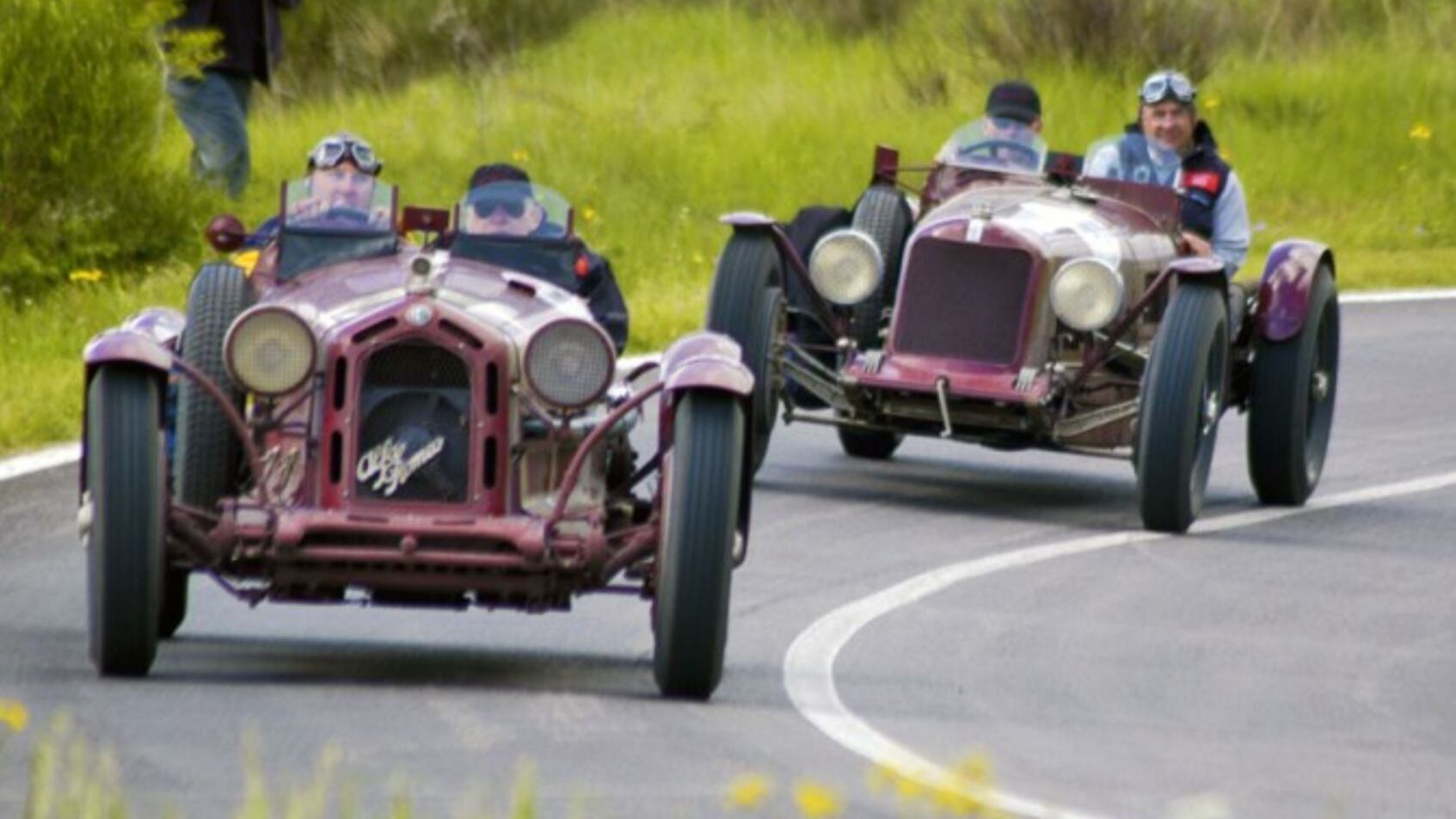 La Mille Miglia torna in città tra il Duomo e il museo Alfa