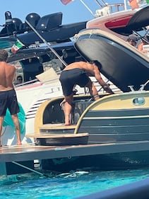 Stefano De Martino, vacanze in Corsica 6