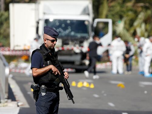 Nizza, il premier Valls: "Killer legato a islam radicale"