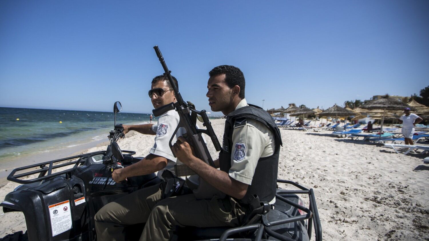 Strage di Sousse, 12 arresti. Sventato piano di attacchi per colpire i turisti europei