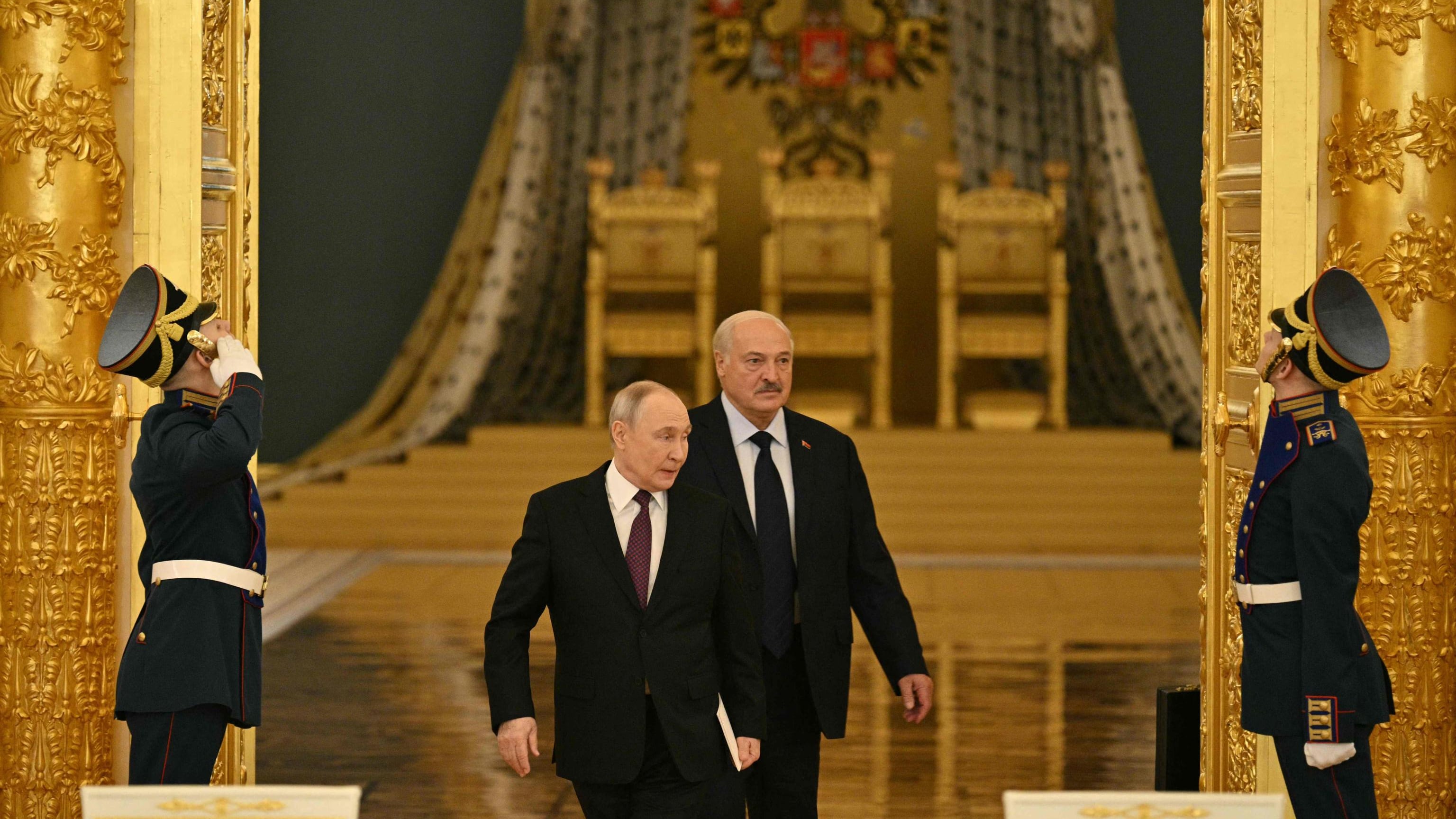 Washington spinge, l'Ue in cortocircuito: militari in Ucraina solo con l'ok di Putin