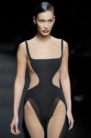 Bella Hadid sexy a Parigi 2