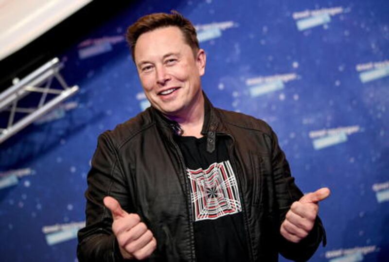 "Eliminati gli Antifa da Twitter". E Musk risponde così