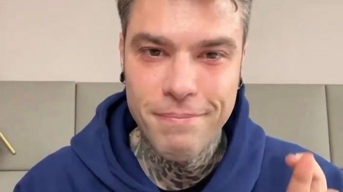 Sintomi, fattori di rischio e cura: ecco qual è la malattia di Fedez
