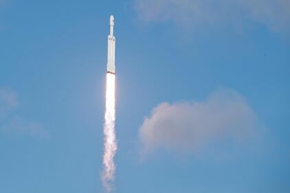 Parte il bus spaziale di Space X 8