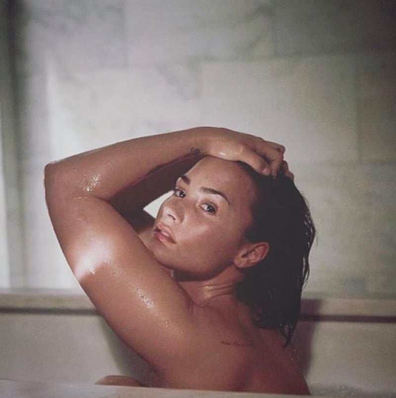 Demi Lovato ritrova se stessa nella nudità 1