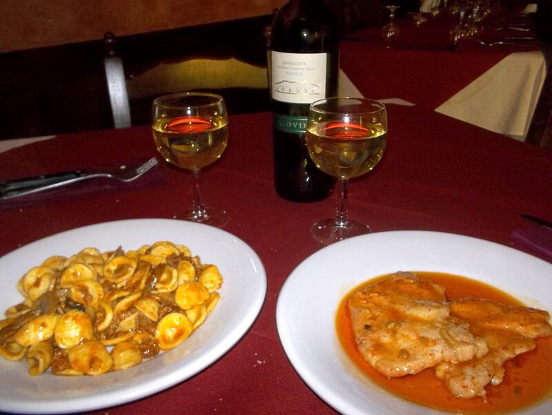 Orecchiette e cinghiale con peperone crusco