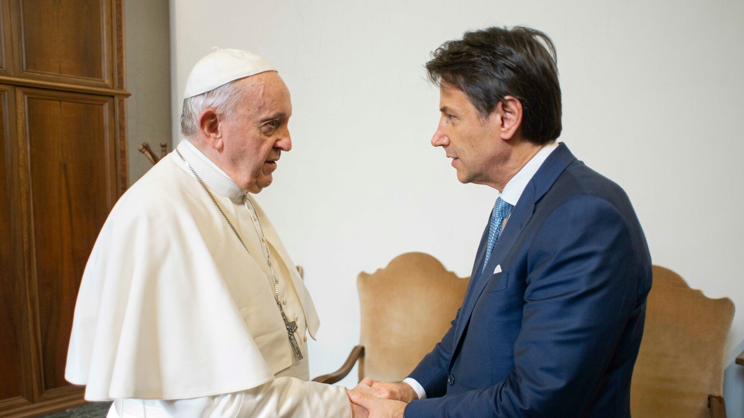 Ora Conte plaude alla battaglia ecologista del Papa