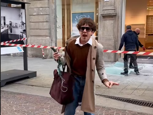 Il ragazzo simbolo della Milano che si ribella alle devastazioni: “Non sopporto più queste persone”