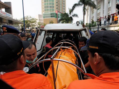 Giacarta, kamikaze negli hotel: 9 morti, 54 feriti
