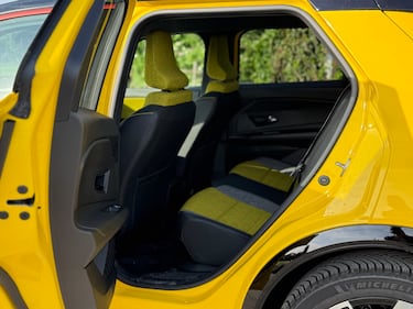 Renault 5 E-Tech: guarda la gallery della nuova elettrica dal design iconico 12