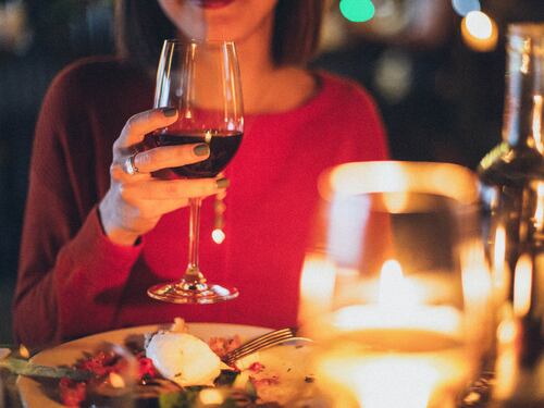 Malattie cardiovascolari, mangiare da soli può mettere a rischio il cuore