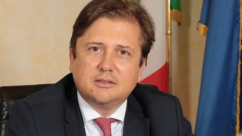 Hiv, arriva la proposta del M5S: "Preservativi gratis a scuola contro Aids"