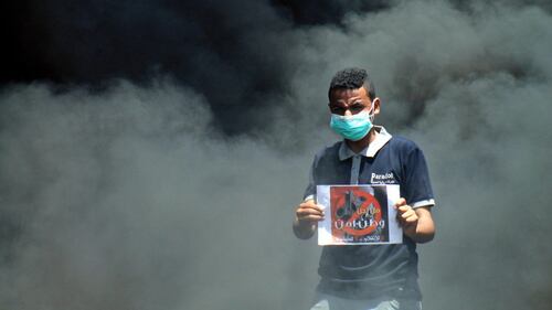Scontri a Taiz tra manifestanti e ribelli 1