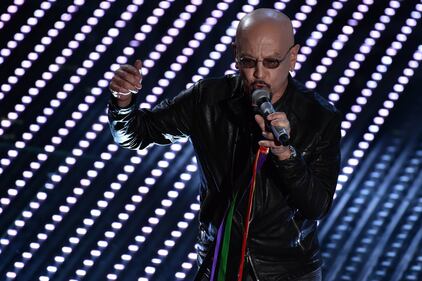 Sanremo 2016: gli abiti della prima serata 50