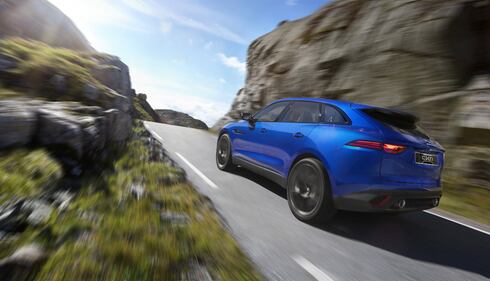 C-X17: anche Jaguar ha la sua crossover 10