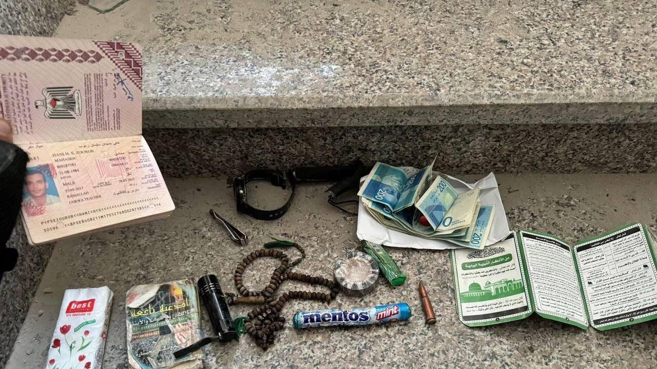 Sinwar, il terrorista assetato di sangue morto nella fuga da vigliacco. Aveva con sé soldi e passaporti