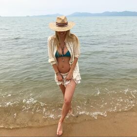 Bar Rafaeli, gravidanza sexy al mare 5