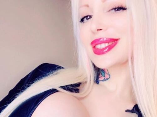 Sabrina Sabrok, la pornostar argentina "extraterrestre"