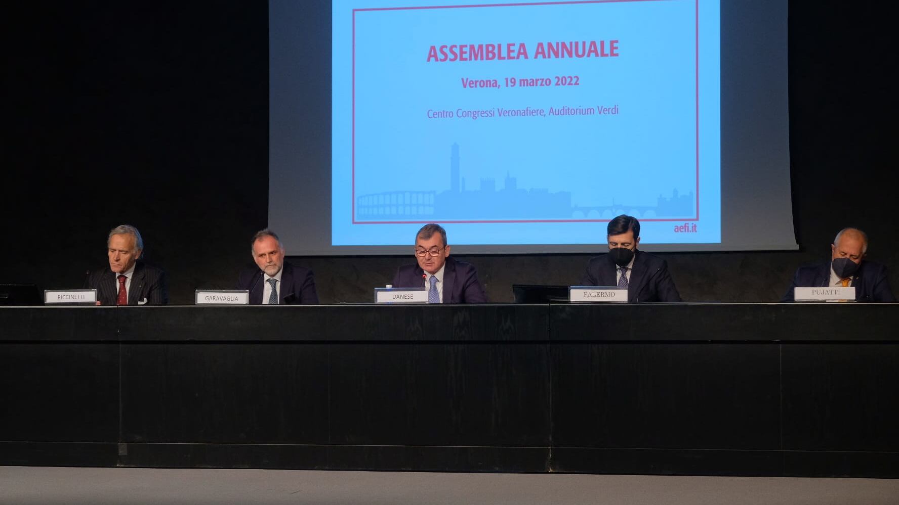 "Via l'Imu per le fiere, rimodulare il Pnrr per il turismo"