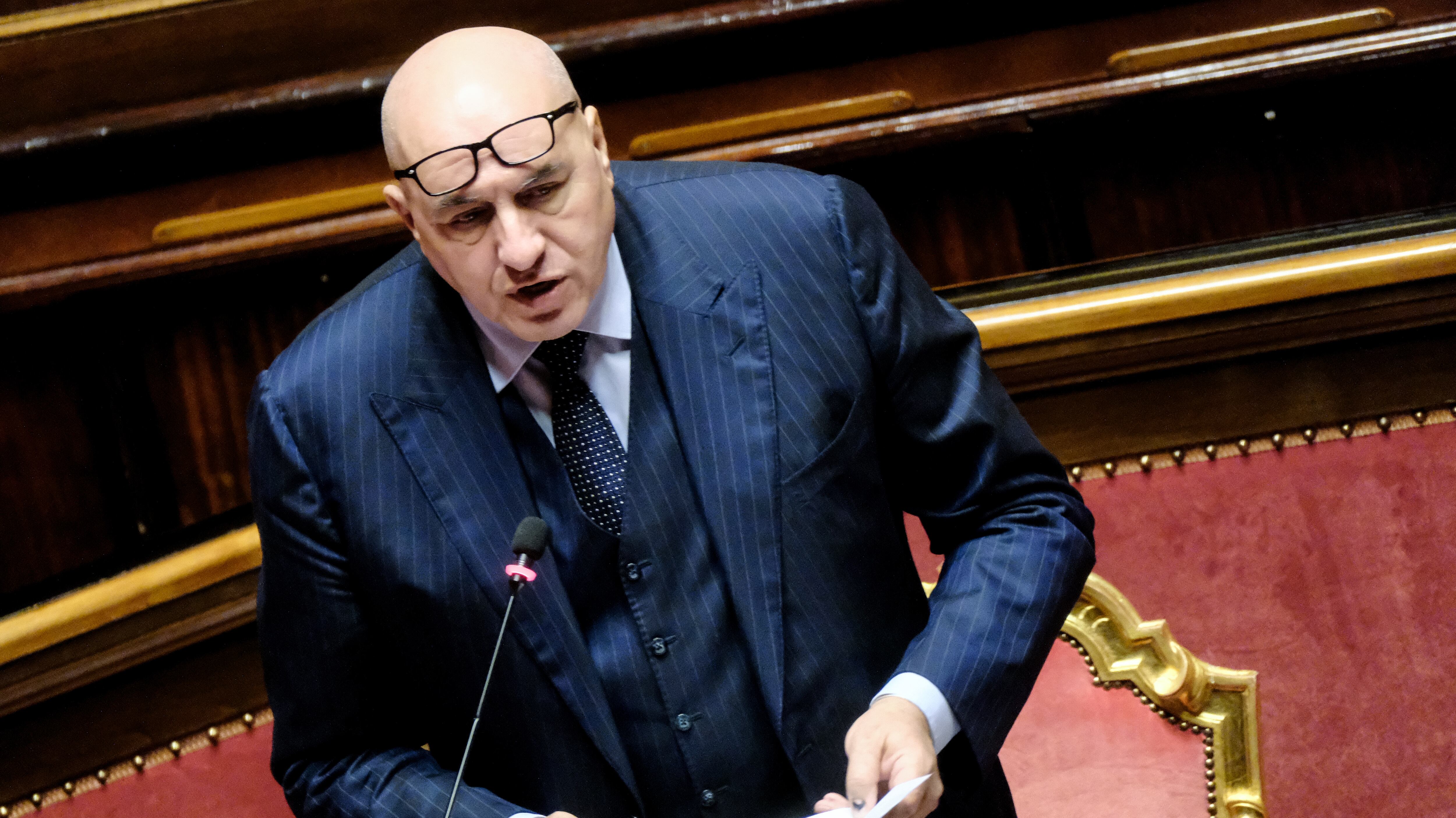 Crosetto: "Concordo con Mantovano, piena fiducia nei nostri servizi segreti"
