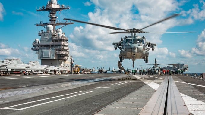 Alta tensione nei Caraibi: arrivata la portaerei Usa USS Ford. E il Venezuela mobilita 200mila soldati