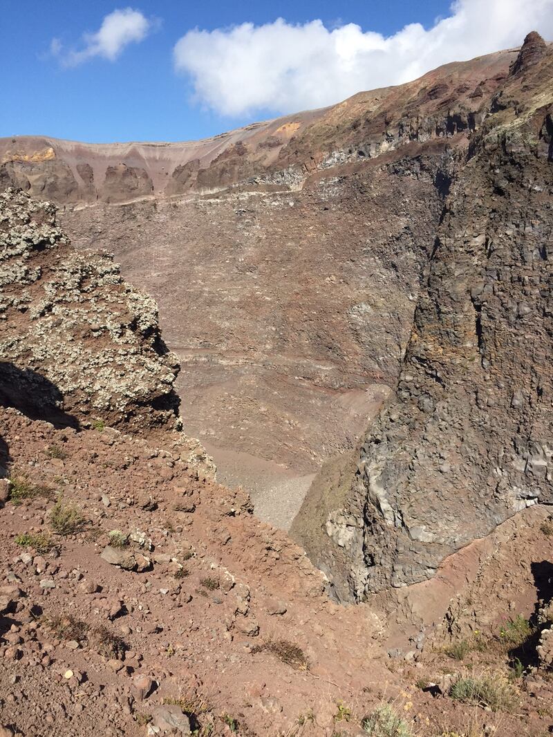 Vivere sulle pendici del Vesuvio tra fatalismo e rischio eruzione 14