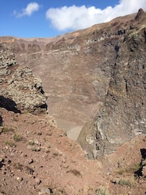 Vivere sulle pendici del Vesuvio tra fatalismo e rischio eruzione 14
