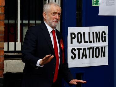 Jeremy Corbyn al voto 9