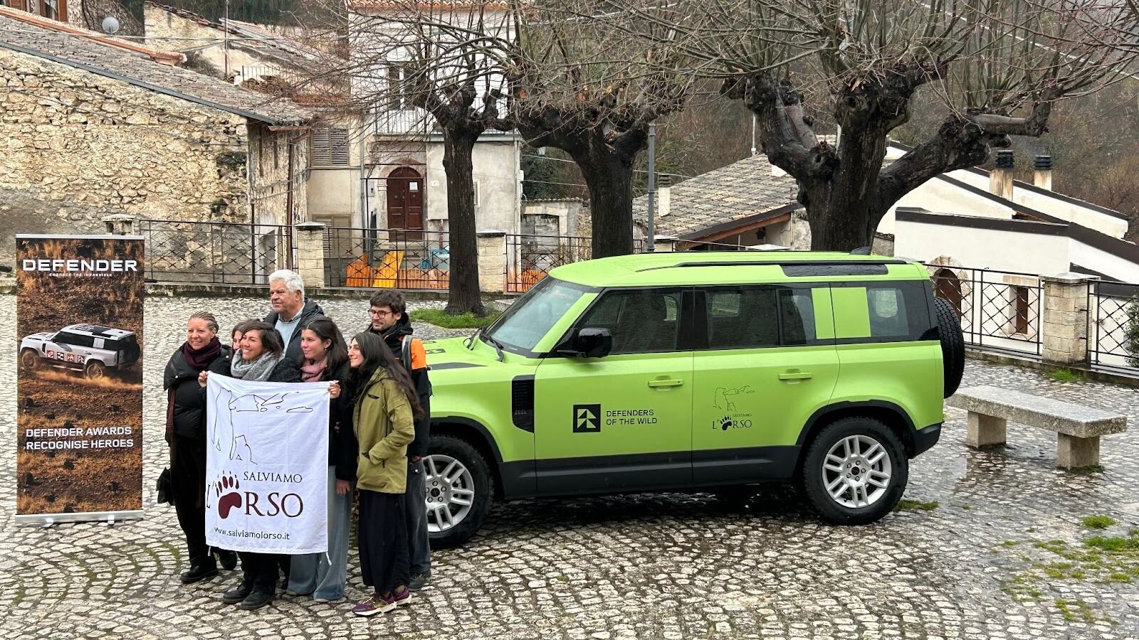 Defender Awards, all’associazione “Salviamo l’Orso” un Defender 110 per due anni