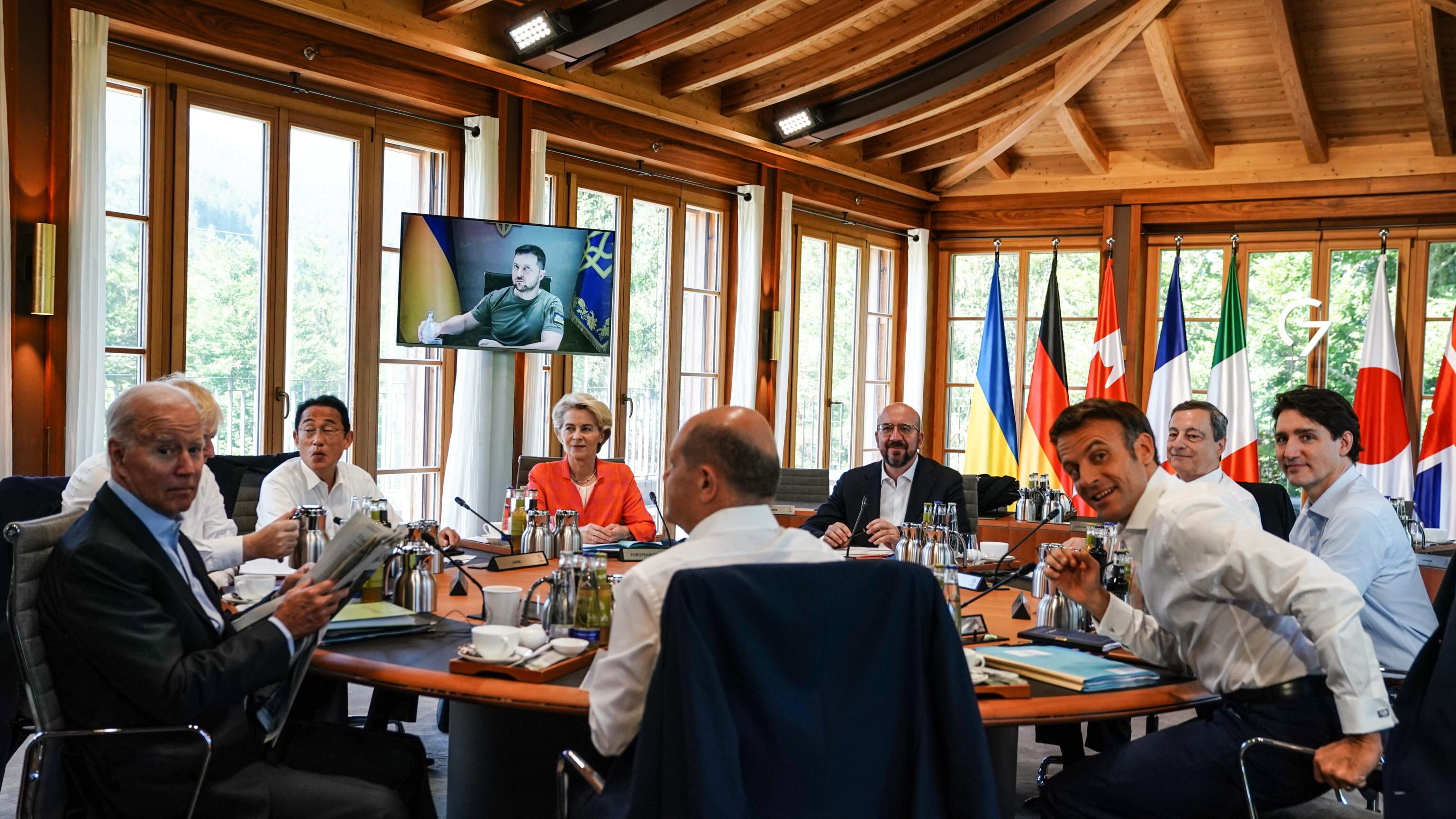 Dal G7 lo scudo antirazzi. Più vicino il tetto sul gas. "Putin non dovrà vincere"