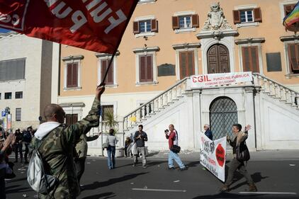 Spazzini in sciopero a Livorno 15