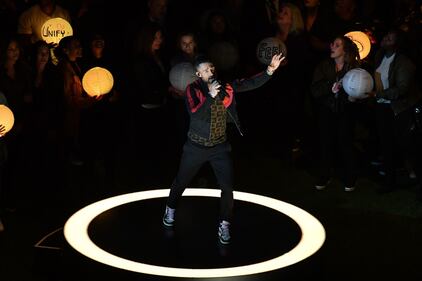 I Maroon 5 cantano al Super Bowl: le foto dal live concert  2