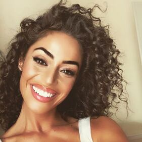 Raffaella Fico manda in delirio i follower su Instagram 7