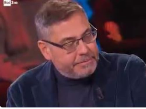 Andrea Vianello torna in tv dopo l’ictus e si commuove