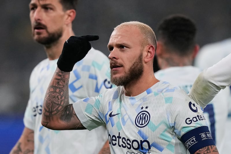 Dortmund Inter Dimarco celebrazione