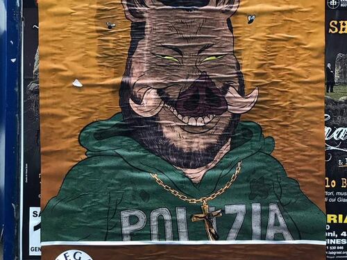 Manifesto choc contro Salvini: "Matteo Suini, prima i cinghiali"