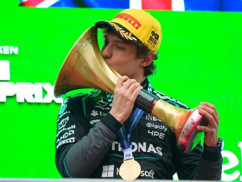 Scommessa di Wolff (grazie alla Ferrari). E Kimi ora sorride