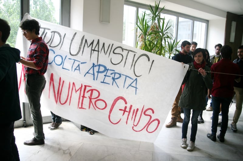 Il presidio di protesta degli studenti 5