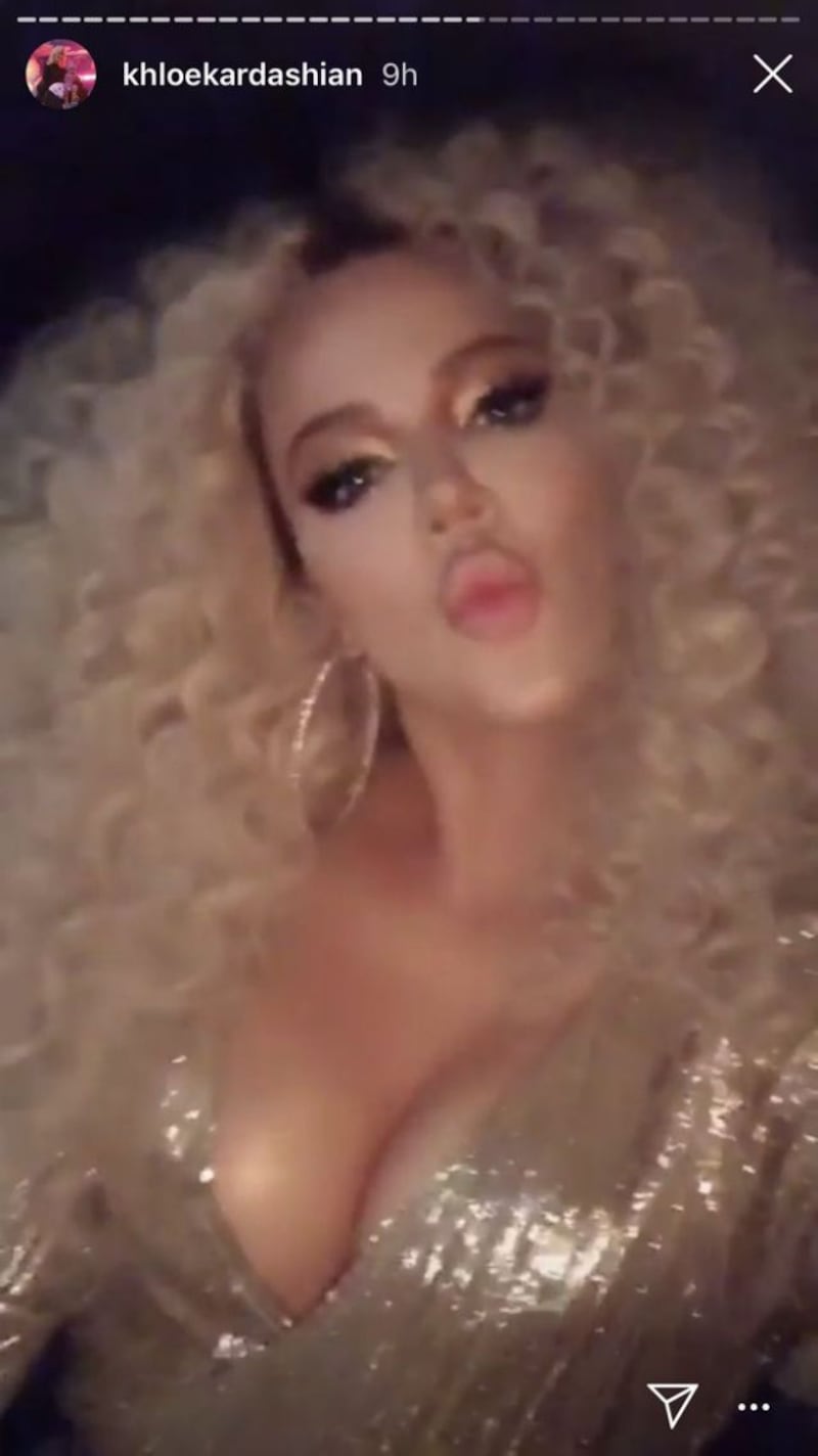 Khloé Kardashian sta pensando di rifarsi il seno?
