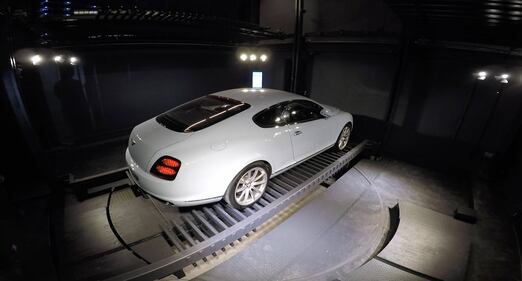 Singapore, il primo distributore automatico di auto di lusso 13