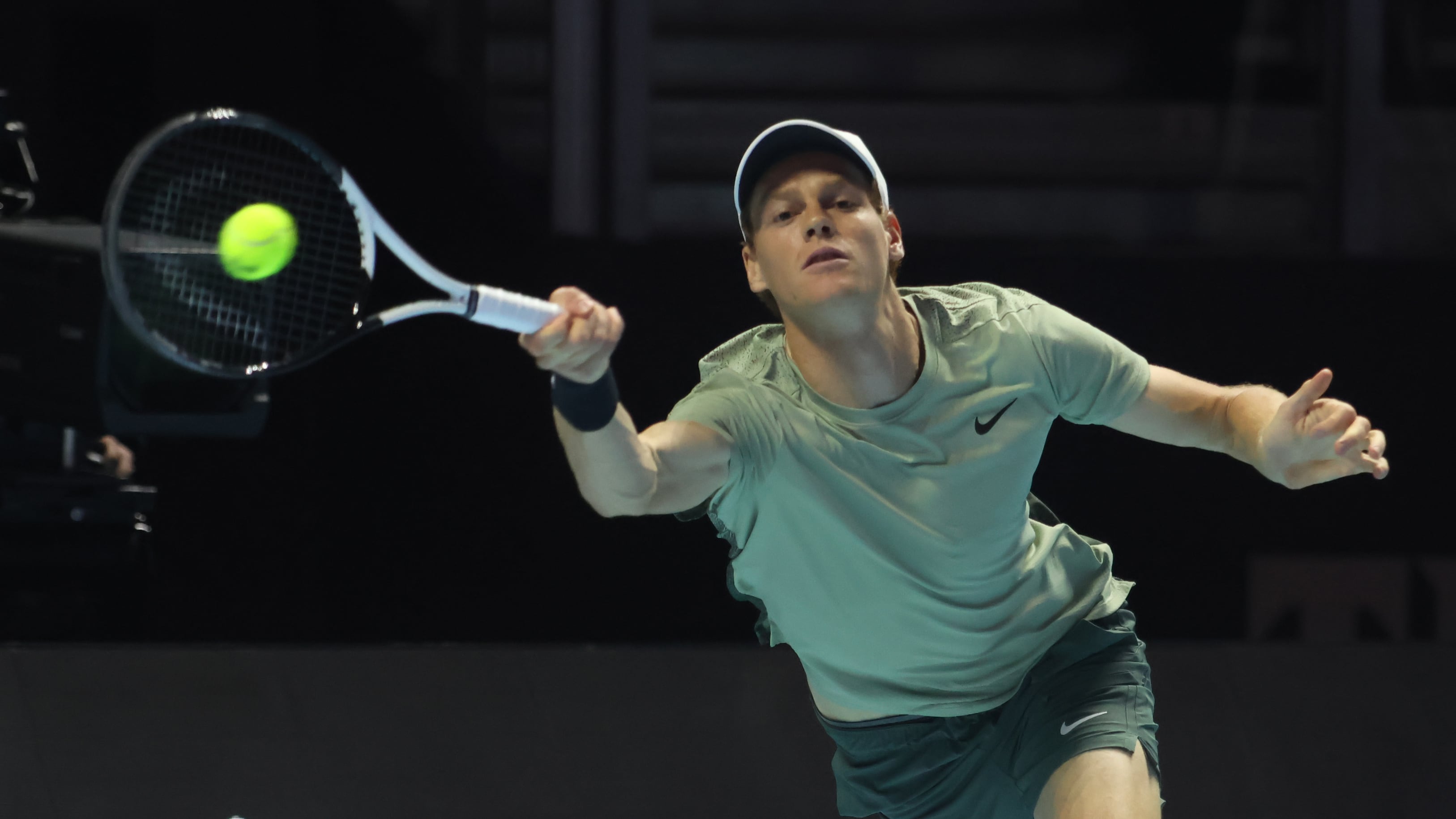 "Non sono in grado di giocare": Sinner si ritira dall'Atp di Parigi